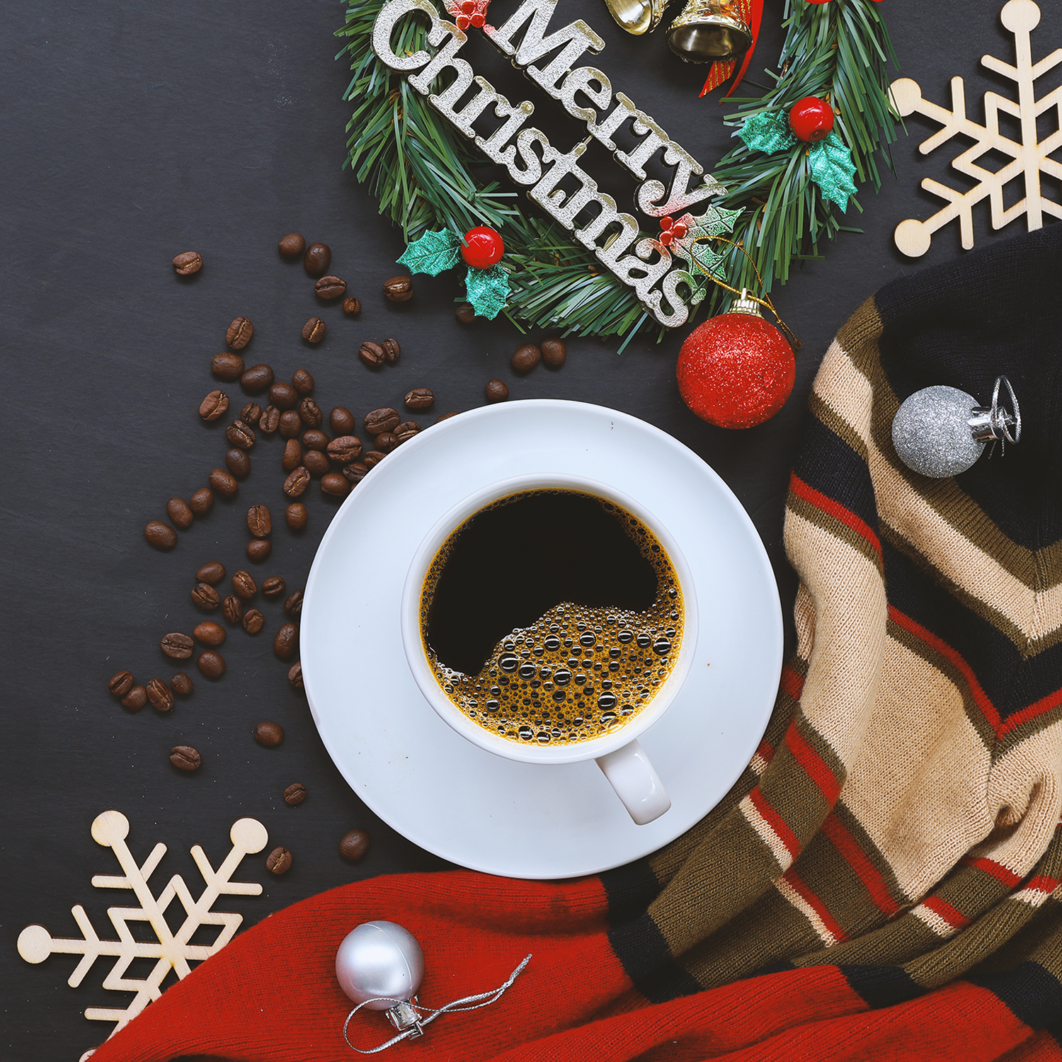 Amihez MAKASZUL ragaszkodunk: a Boldog Karácsony!